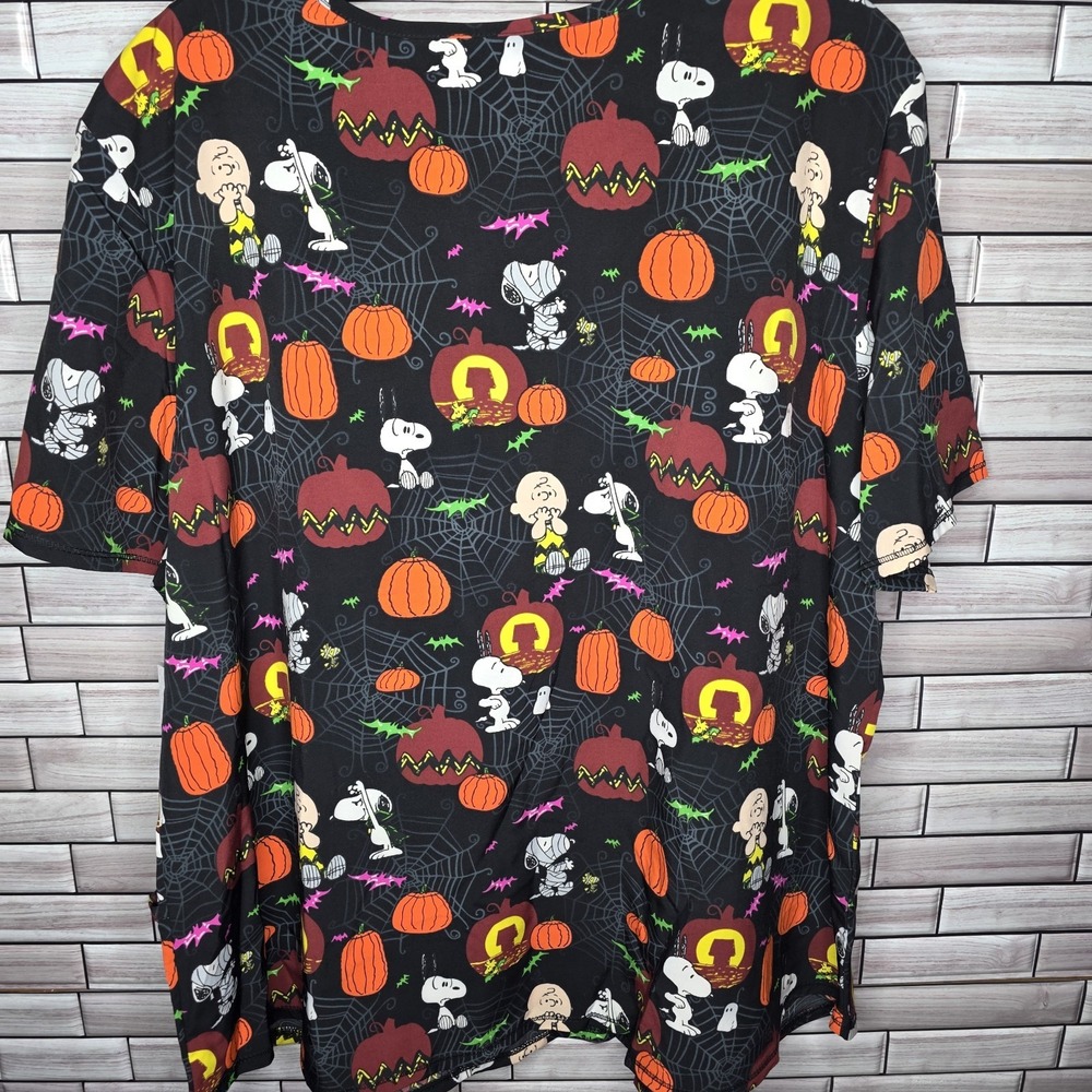 New Womens Shirt Medical Scrubs Peanuts Snoopy Charlie Brown‎ Halloween Size 3X - Picture 3 of 10